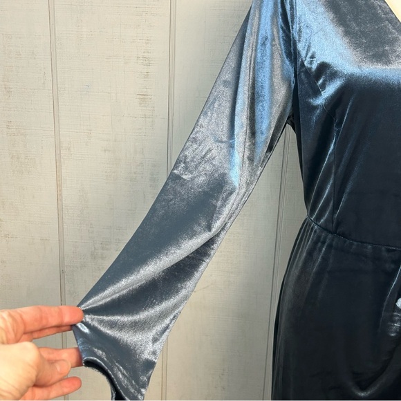 Womens Long Sleeve Velvet Dress Size 14 Stretchy V Neck Ruched Party Blue NWT - Picture 5 of 16